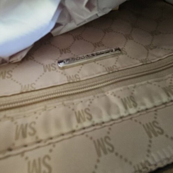 Steve Madden Sesame Bevelyn w/AirPod Case Crossbody Bag Purse Satchel NWT - Picture 10 of 13